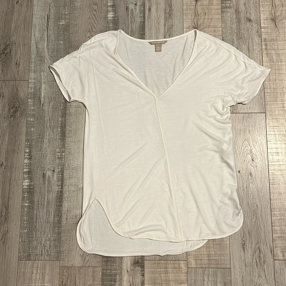 Banana Republic V Neck Tee